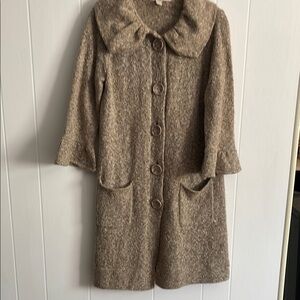 Vintage tan cream sweater with Peter Pan Collar